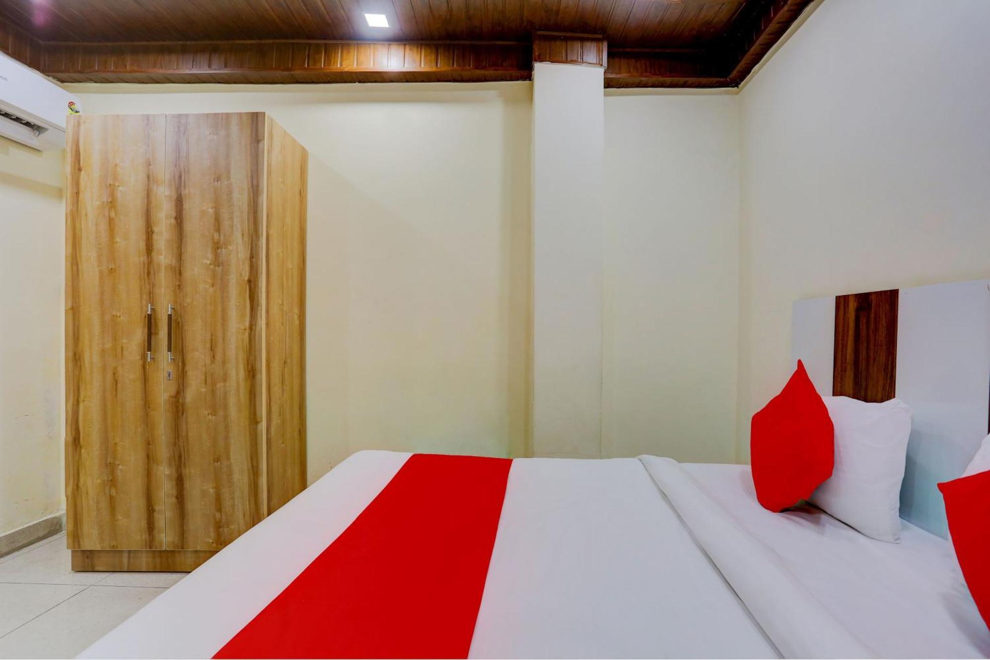 Hotel O Family Deluxe New Delhi Exterior photo